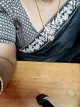 Snapshot of Aishu-tamil09 chatting on 01.09.26 Aishu-tamil09 online show from 01.09.26