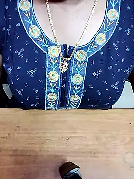 Snapshot of Aishu-tamil09 chatting on 01.11.26 Aishu-tamil09 online show from 01.11.26