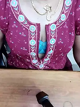 Snapshot of Aishu-tamil09 chatting on 01.14.26 Aishu-tamil09 online show from 01.14.26