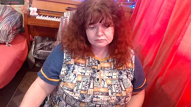 Snapshot of RoseRed69 chatting on 04.25.26 RoseRed69 online show from 04.25.26