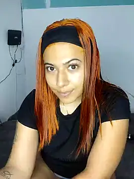 Snapshot of caro_sweett chatting on 01.12.25 caro sweett online show from 01.12.25