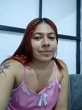 Snapshot of caro_sweett chatting on 03.08.25 caro sweett online show from 03.08.25