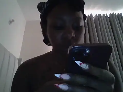 Snapshot of Queen_loveer chatting on 02.18.26 Queen loveer online show from 02.18.26
