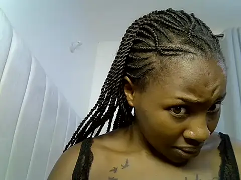 Snapshot of Queen_loveer chatting on 03.20.26 Queen loveer online show from 03.20.26