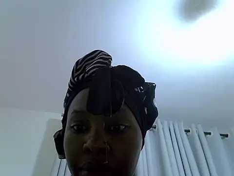 Snapshot of Queen_loveer chatting on 03.24.26 Queen loveer online show from 03.24.26