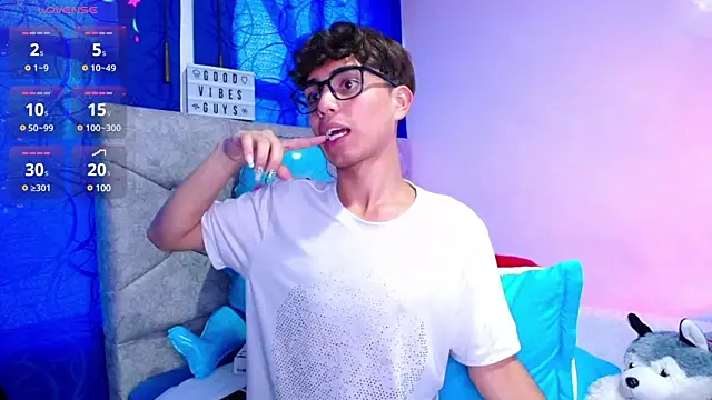 OwenBluee online show from 12.07.24