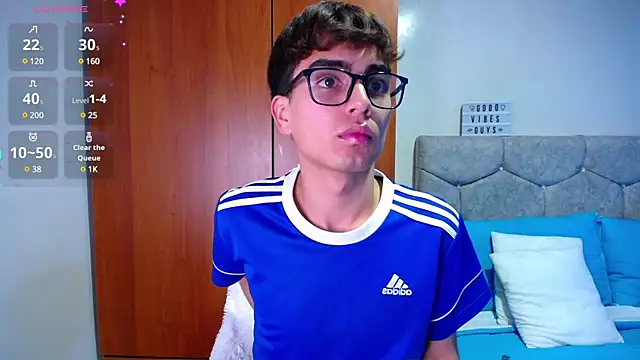 OwenBluee online show from 01.14.25