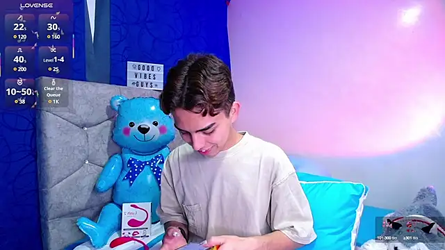 OwenBluee online show from 03.01.25