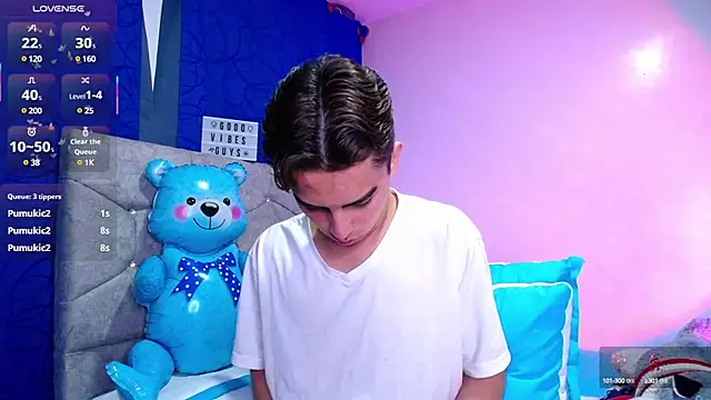 OwenBluee online show from 03.07.25