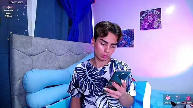 OwenBluee online show from 03.18.25