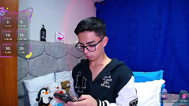 OwenBluee online show from 09.14.25