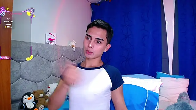 OwenBluee online show from 09.18.25