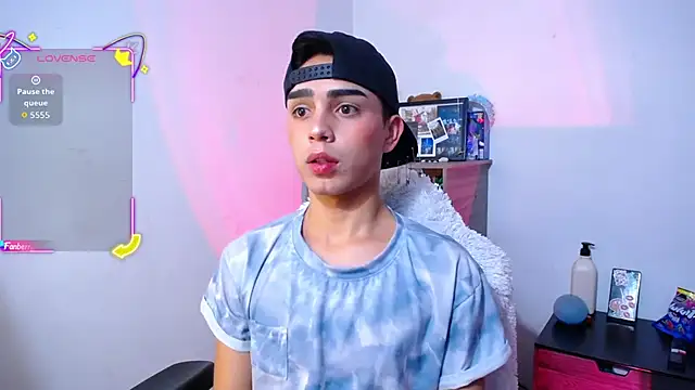 OwenBluee online show from 11.18.25