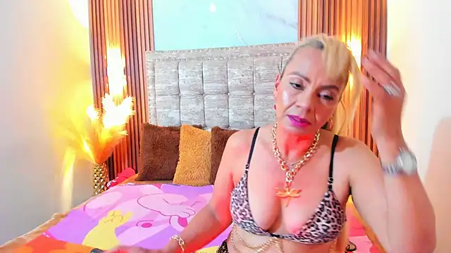 AnastasiaTaylor  online show from 03.16.25