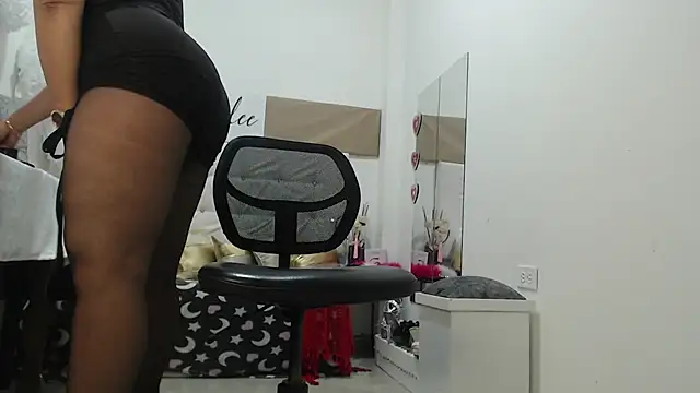 Jadeee  online show from 03.16.25