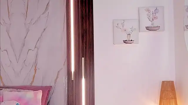 Snapshot of mia_six66 chatting on 06.21.26 mia six66 online show from 06.21.26