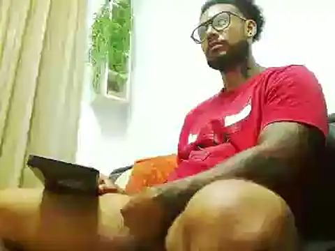 Snapshot of LewisStrong chatting on 03.14.25 LewisStrong online show from 03.14.25