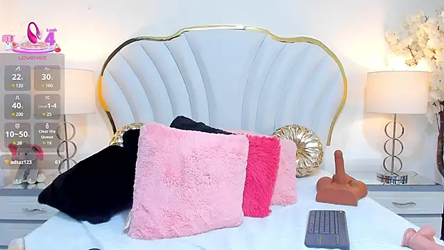 Snapshot of IsabellaKanned chatting on 03.19.25 IsabellaKanned online show from 03.19.25