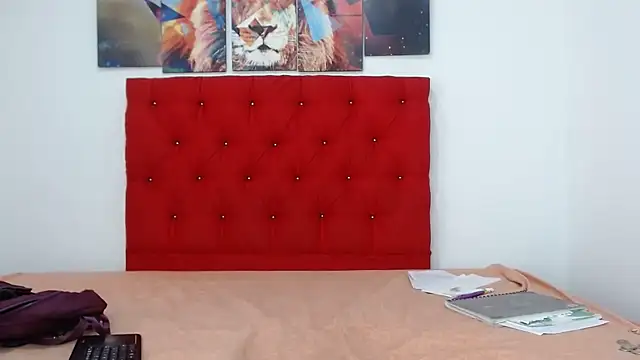 SweetLatiin  online show from 09.19.25