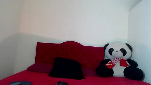 Snapshot of Luluu_08 chatting on 02.04.25 Luluu 08 online show from 02.04.25