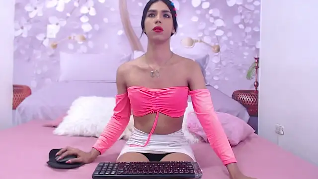 Snapshot of Luluu_08 chatting on 09.24.25 Luluu 08 online show from 09.24.25