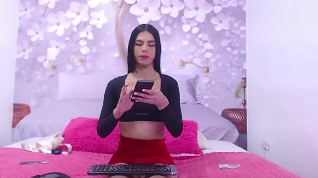 Snapshot of Luluu_08 chatting on 09.30.25 Luluu 08 online show from 09.30.25