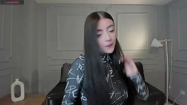 ValeriaRiveraX online show from 12.21.24