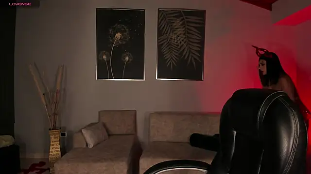 KatieStonne online show from 11.01.25