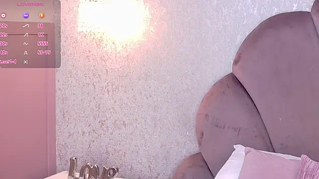 Salome Diaz  online show from 11.27.25