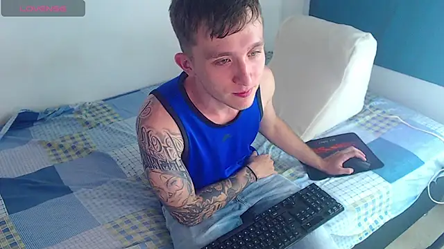 Snapshot of Dylanwhite23_ chatting on 01.19.25 Dylanwhite23 online show from 01.19.25