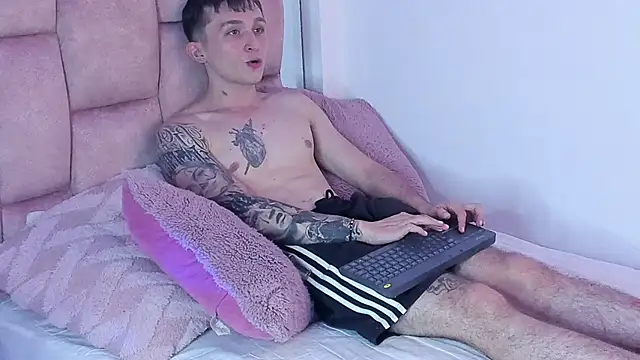 Snapshot of Dylanwhite23_ chatting on 03.06.25 Dylanwhite23 online show from 03.06.25