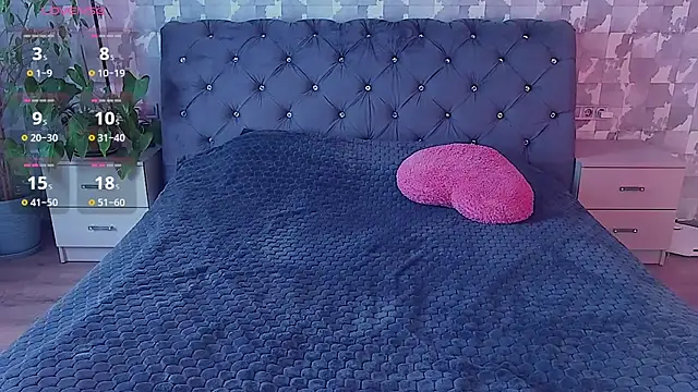 SuzannaWild online show from 02.08.25