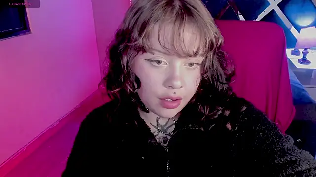 Snapshot of Sabrina_scarlett chatting on 03.17.25 Sabrina scarlett online show from 03.17.25