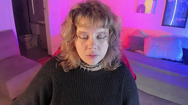 Snapshot of Sabrina_scarlett chatting on 10.08.25 Sabrina scarlett online show from 10.08.25