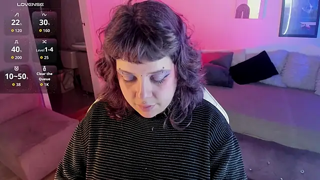 Snapshot of Sabrina_scarlett chatting on 10.22.25 Sabrina scarlett online show from 10.22.25