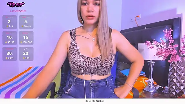 Snapshot of daniela_beauty chatting on 03.01.26 daniela beauty online show from 03.01.26