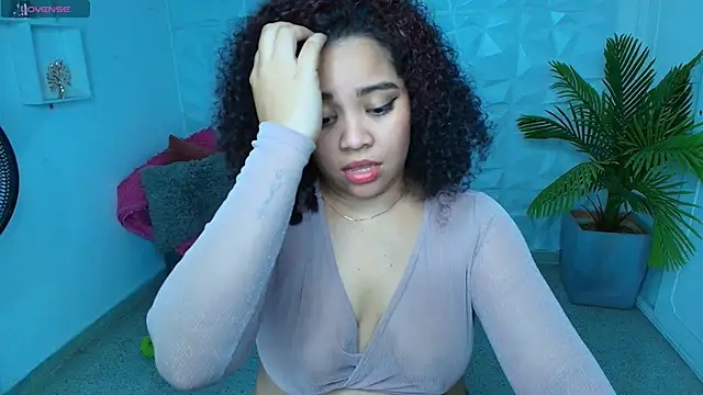 Snapshot of AngelaCoffee chatting on 03.12.25 AngelaCoffee online show from 03.12.25