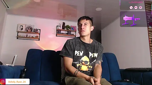 Snapshot of ashely_ryan24 chatting on 02.19.26 ashely ryan24 online show from 02.19.26