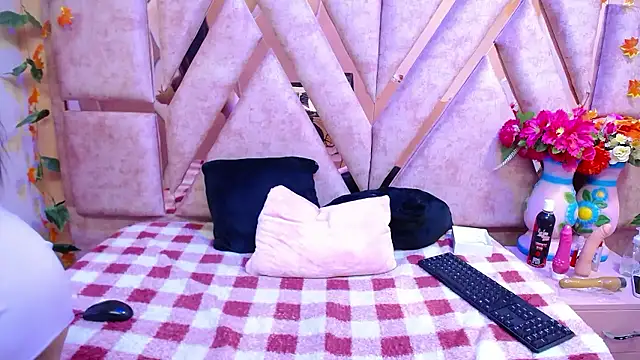 Azul Horny18 online show from 02.15.26