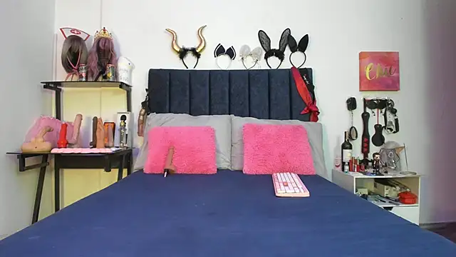 emmily giraldo online show from 11.15.25