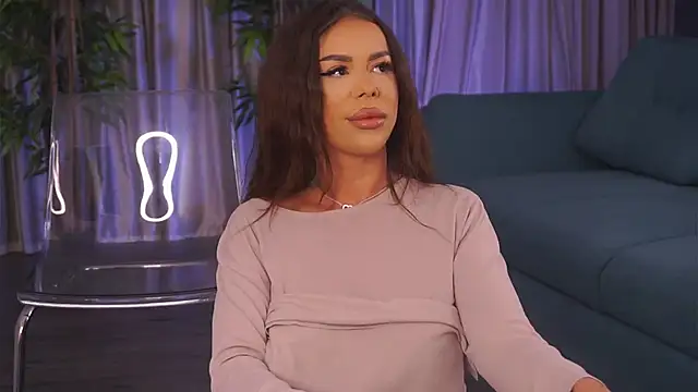 Snapshot of MissKiarra chatting on 01.12.25 MissKiarra online show from 01.12.25