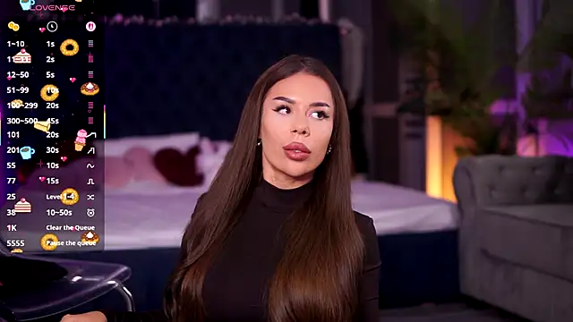 MissKiarra online show from 11.29.25