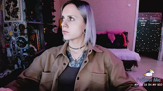 NaniMoore online show from 01.12.26