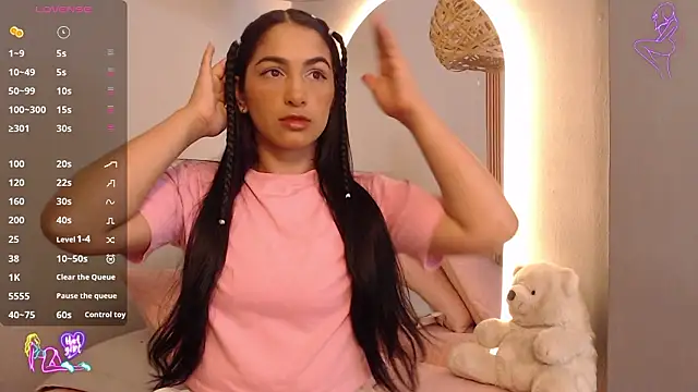 Snapshot of Thayssa_ross chatting on 03.12.26 Thayssa ross online show from 03.12.26