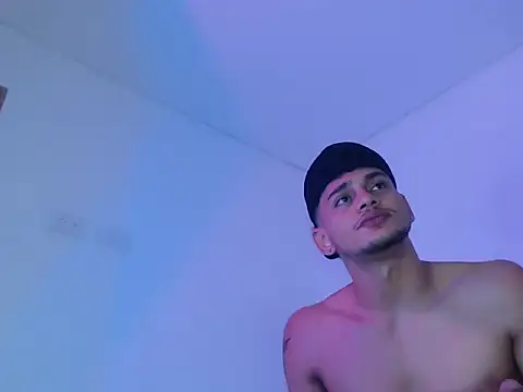 Snapshot of Alex_ThomsonXxX chatting on 01.14.26 Alex ThomsonXxX online show from 01.14.26