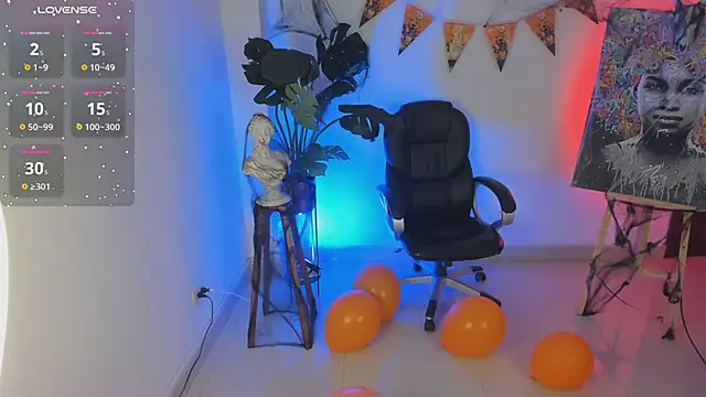 JANYLOVE   online show from 10.31.25