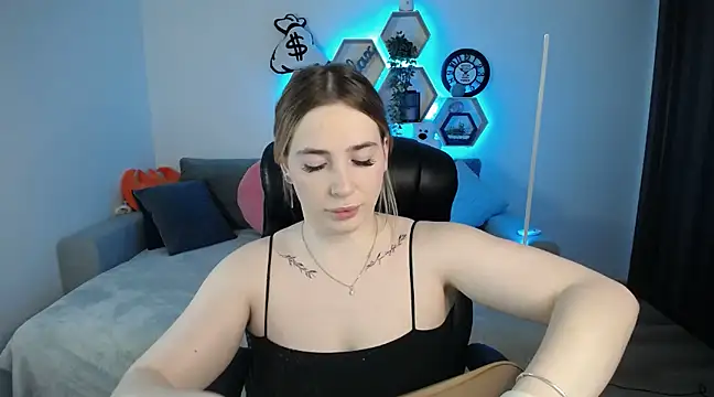 SabrinViolet online show from 03.22.25