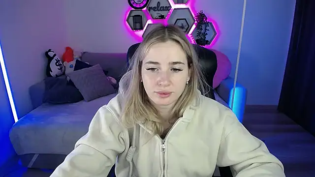 SabrinViolet online show from 11.05.25