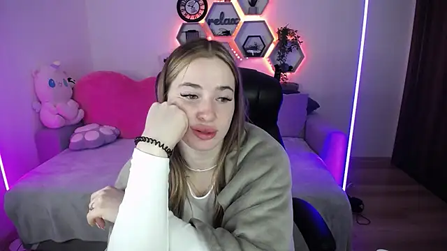 SabrinViolet online show from 04.16.26