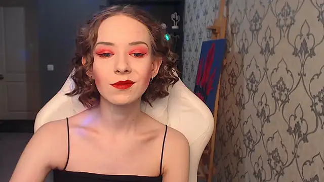 Snapshot of FascinatingEyess chatting on 04.18.26 FascinatingEyess online show from 04.18.26